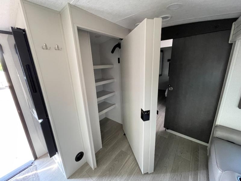 2026 Keystone Cougar Half-Ton (Travel Trailer) 25F, $ 49,979