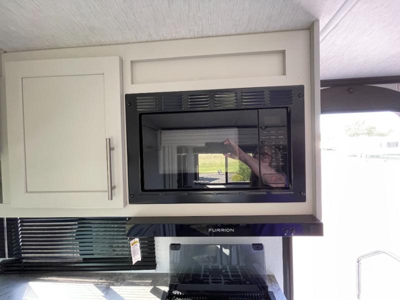 2026 Keystone Cougar Half-Ton (Travel Trailer) 25F, $ 49,979
