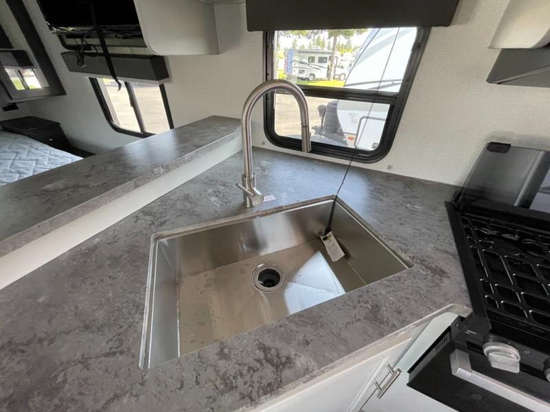 2026 Keystone Cougar Half-Ton (Travel Trailer) 22R, $ 41,995