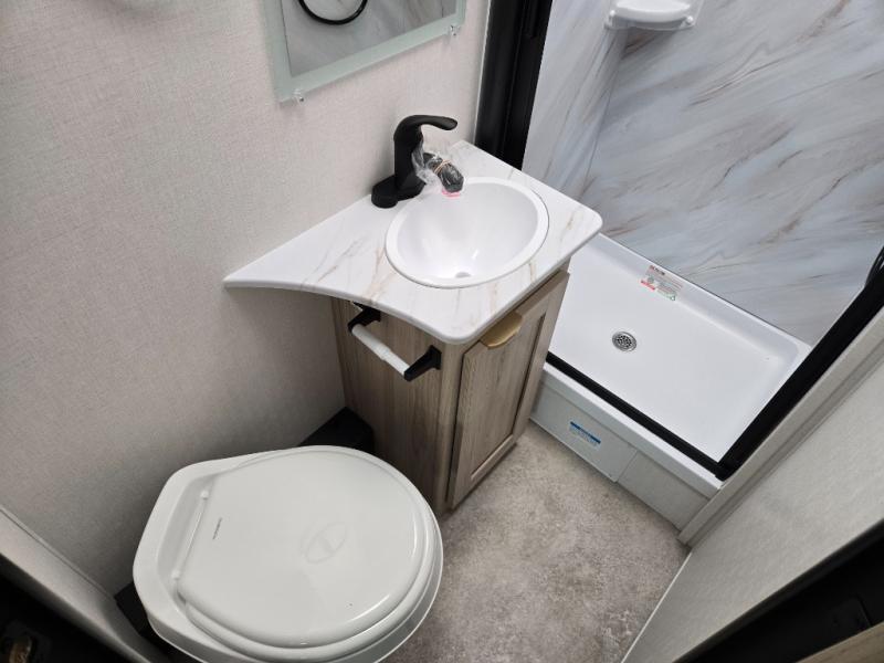 2026 Coachmen Cross Trail XL 22XG, $ 99,998