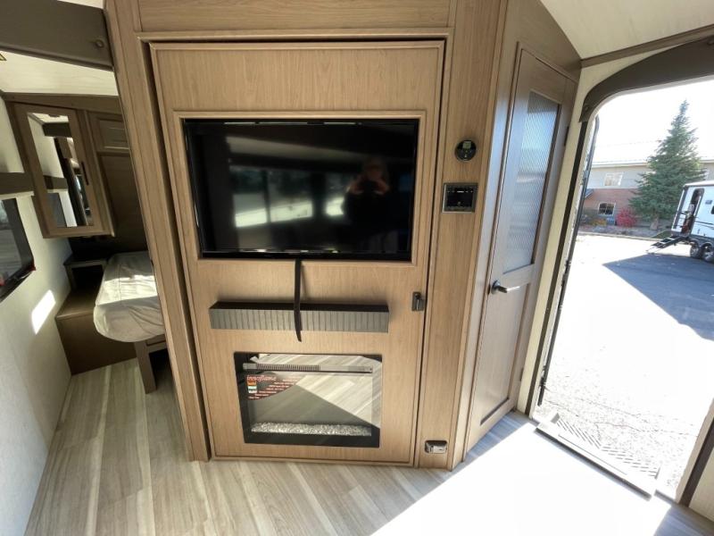 2026 Keystone Cougar Half-Ton (Travel Trailer) 28B, $ 49,998