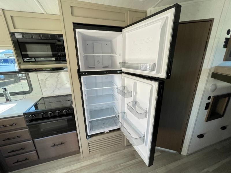2026 Keystone Cougar Half-Ton (Travel Trailer) 28B, $ 49,998