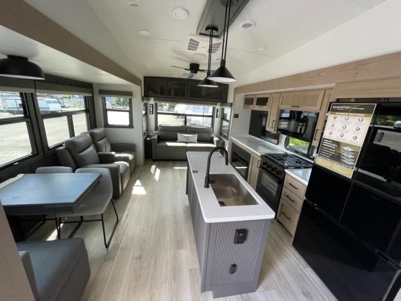 2026 Forest River Rockwood Signature Fifth Wheel R, $ 79,998