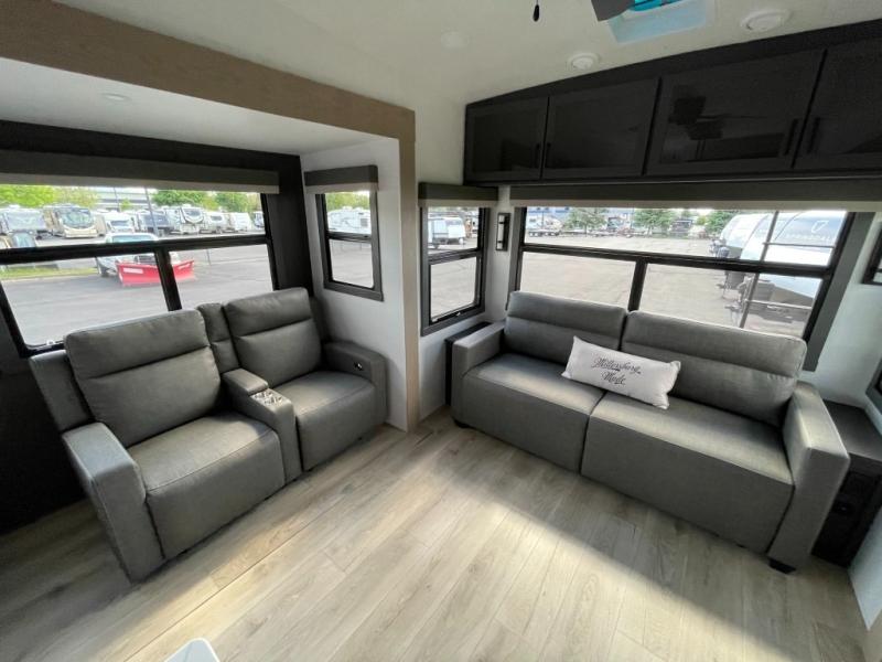 2026 Forest River Rockwood Signature Fifth Wheel R, $ 79,998