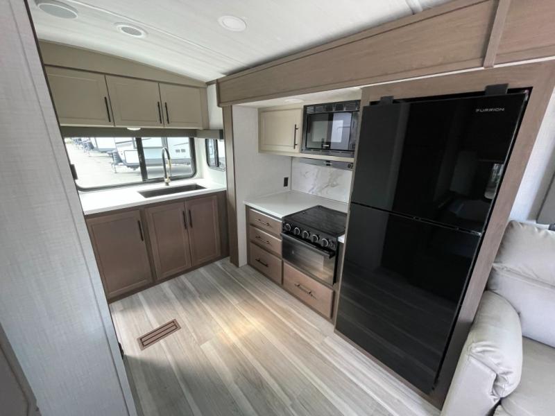 2026 Keystone Cougar Half-Ton (Travel Trailer) 22M, $ 47,960