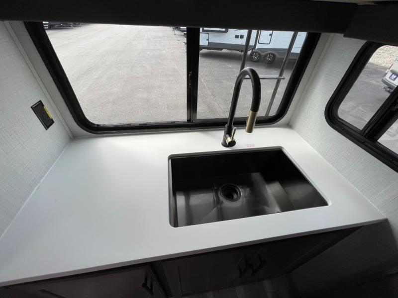 2026 Keystone Cougar Half-Ton (Travel Trailer) 22M, $ 47,960