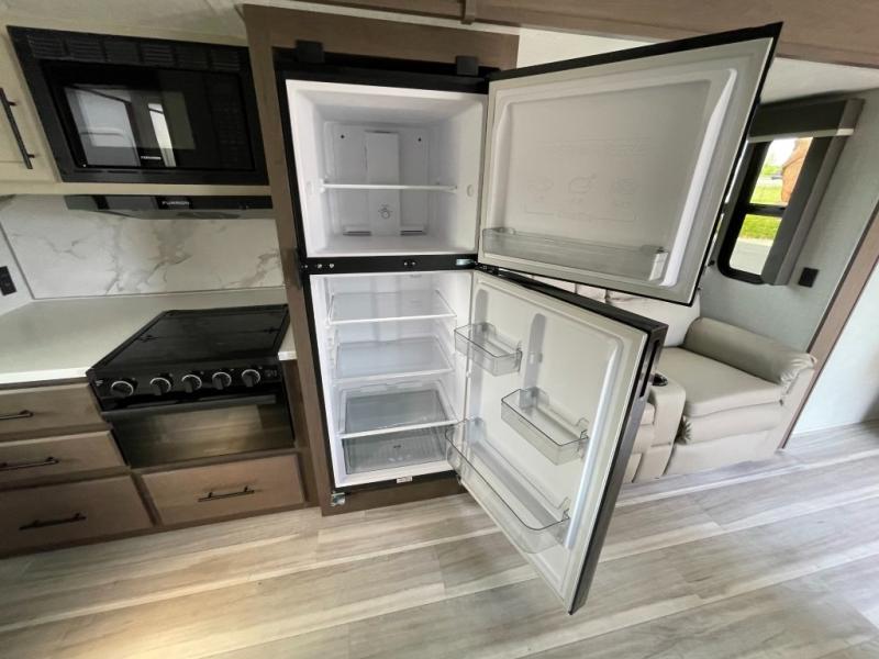 2026 Keystone Cougar Half-Ton (Travel Trailer) 22M, $ 47,960