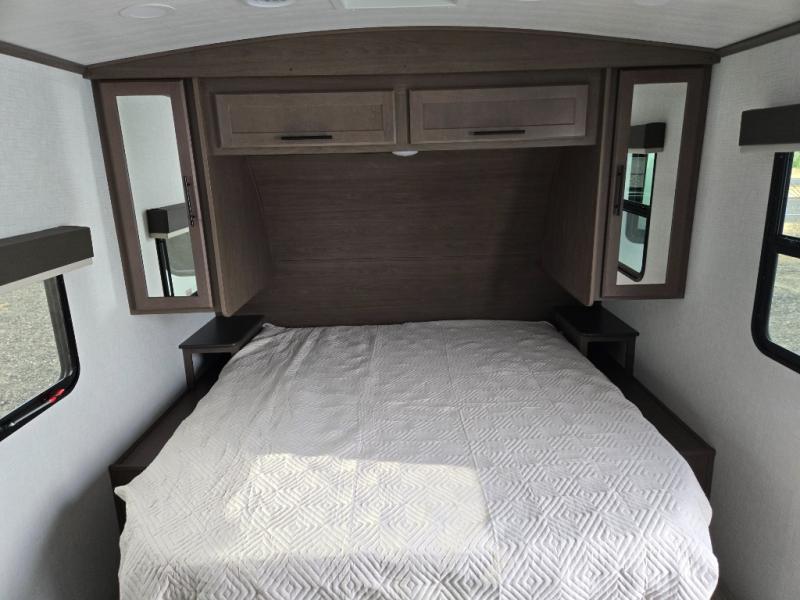 2026 Keystone Cougar Half-Ton (Travel Trailer) 22M, $ 37,998