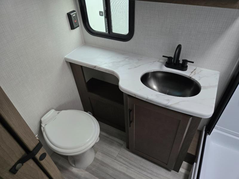2026 Keystone Cougar Half-Ton (Travel Trailer) 22M, $ 37,998