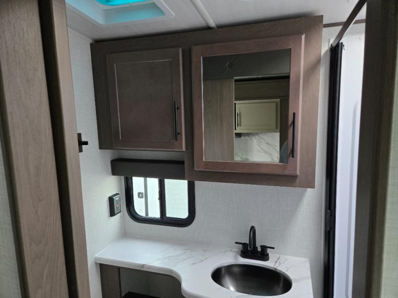 2026 Keystone Cougar Half-Ton (Travel Trailer) 22M, $ 37,998