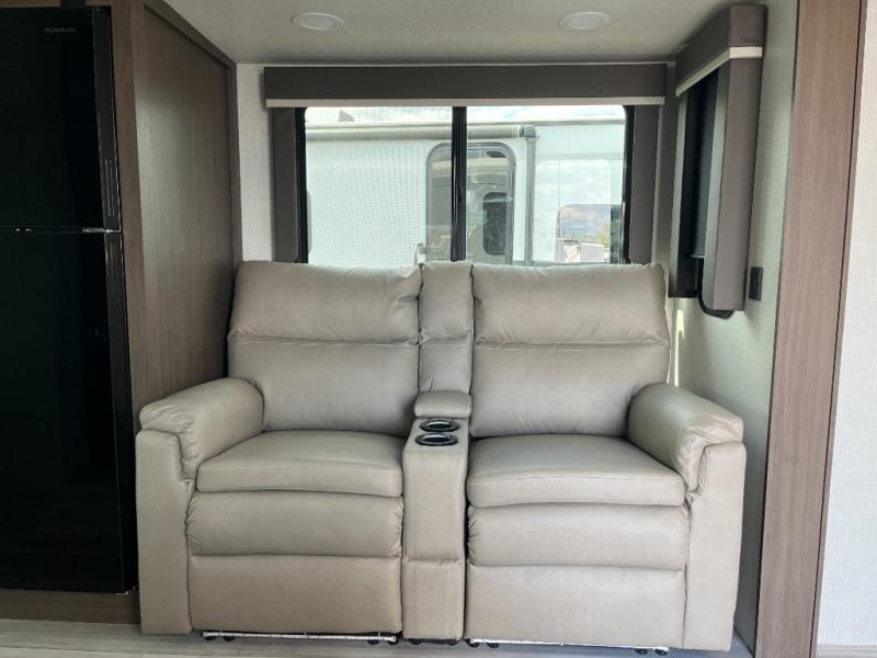 2026 Keystone Cougar Half-Ton (Travel Trailer) 22M, $ 47,996