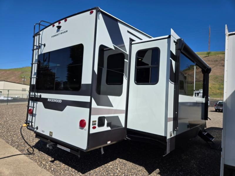 2026 Forest River Rockwood Signature Fifth Wheel R, $ 79,998