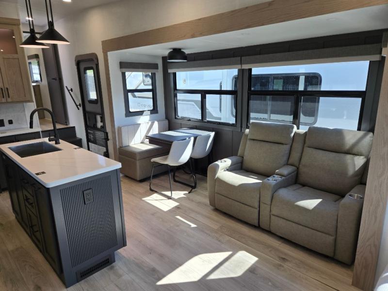 2026 Forest River Rockwood Signature Fifth Wheel R, $ 79,998