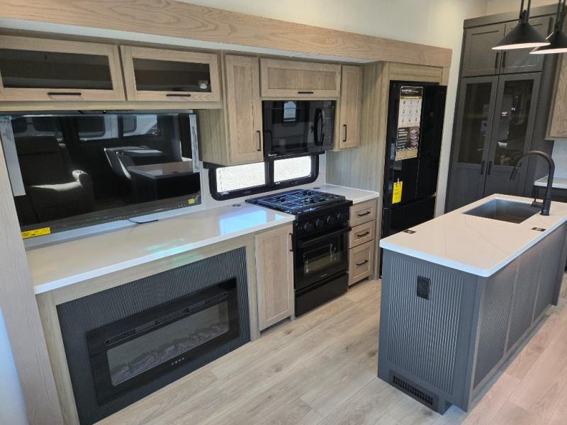 2026 Forest River Rockwood Signature Fifth Wheel R, $ 79,998