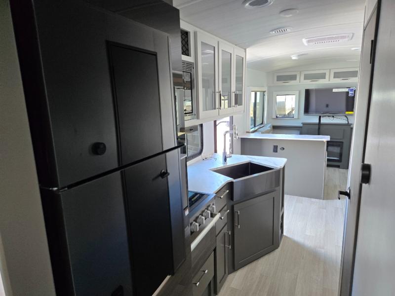 2025 Keystone Bullet Crossfire (Double-Axle - West, $ 37,998