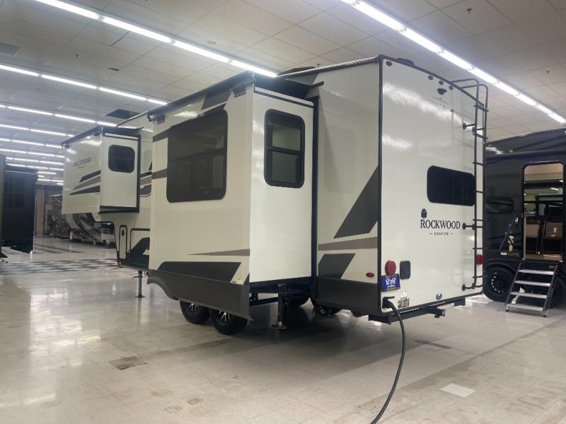 2026 Forest River Rockwood Signature Fifth Wheel R, $ 59,998