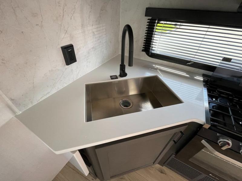 2026 Forest River Rockwood Ultra Lite 2706BH, $ 54,993