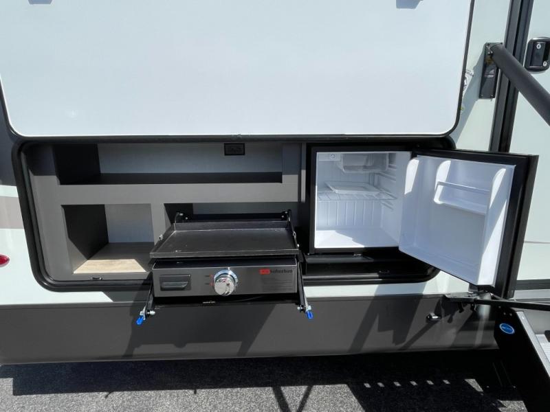 2026 Forest River Rockwood Ultra Lite 2706BH, $ 54,993