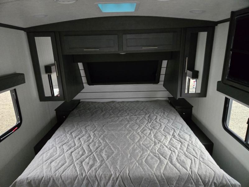 2026 Keystone Cougar Half-Ton (Travel Trailer) 22R, $ 39,998