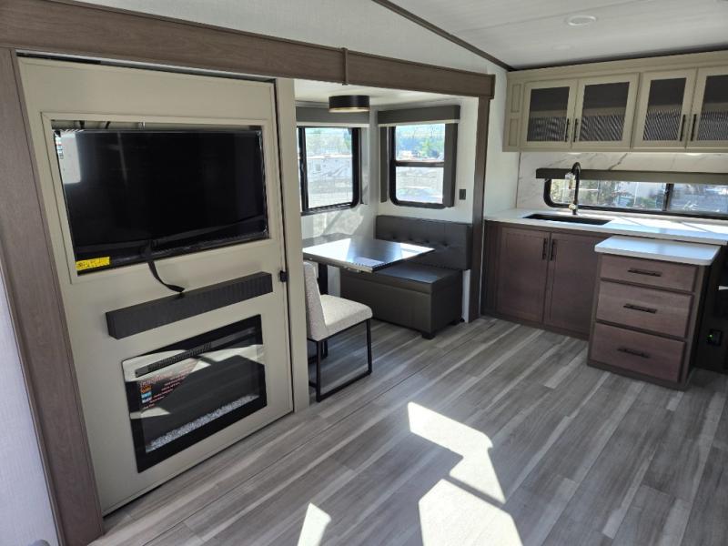 2026 Keystone Cougar Half-Ton (Fifth Wheel) 26RKE, $ 59,998