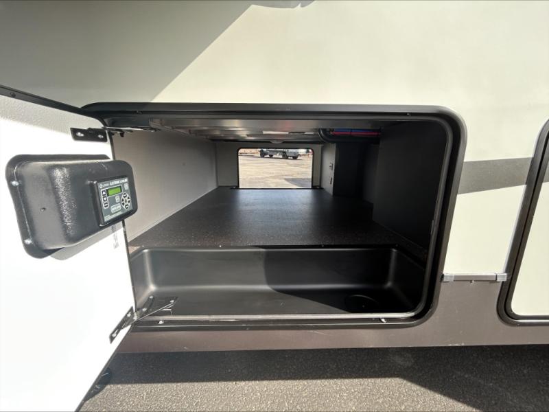 2026 Forest River Rockwood Signature Fifth Wheel R, $ 79,998
