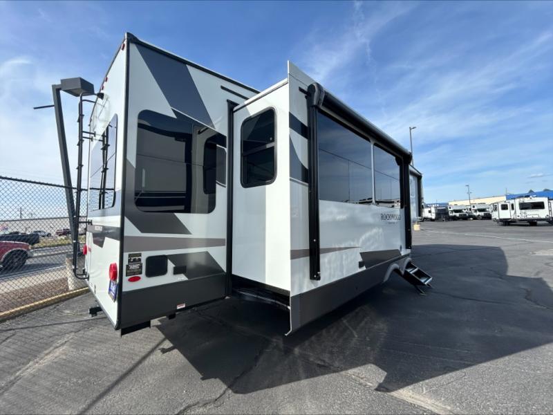 2026 Forest River Rockwood Signature Fifth Wheel R, $ 79,998