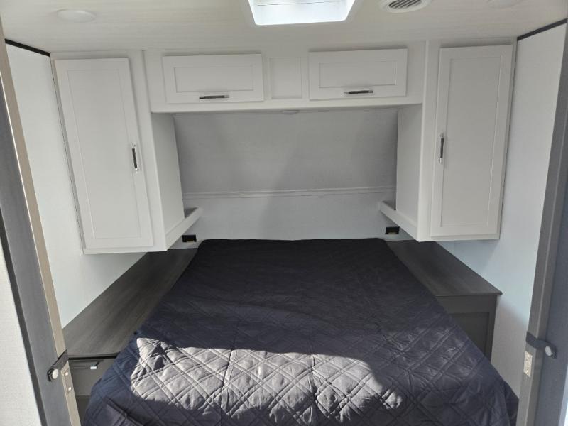 2026 Keystone Bullet Classic Dual Axle 2240RKWE Du, $ 34,998
