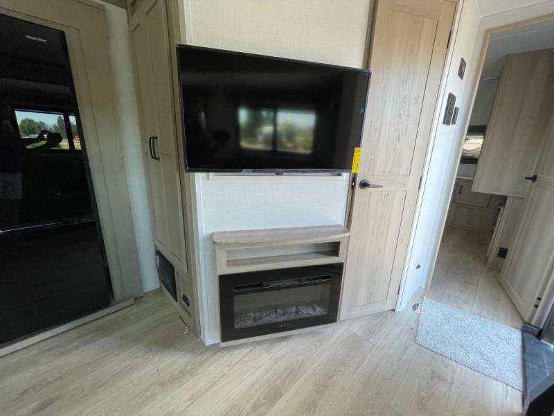 2025 Forest River Rockwood Signature Travel Traile, $ 57,998