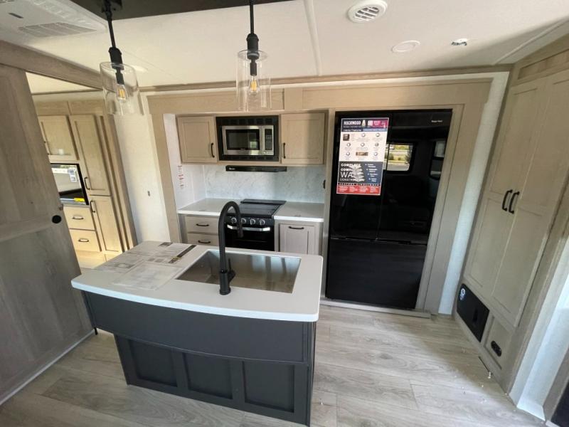 2025 Forest River Rockwood Signature Travel Traile, $ 57,998