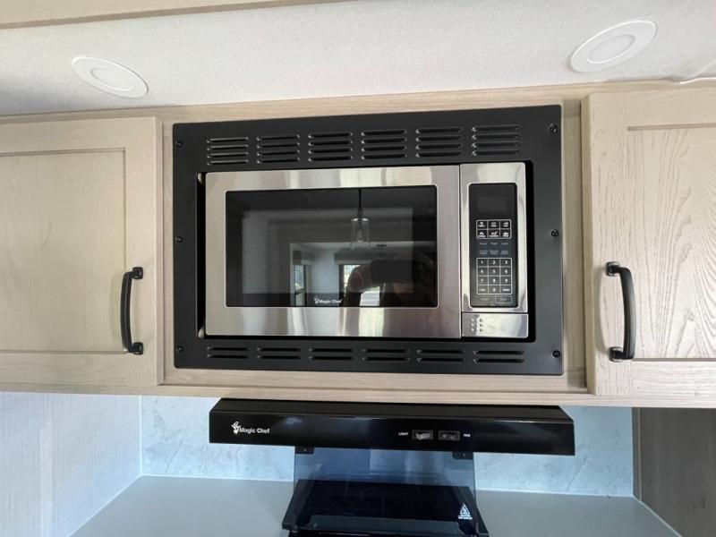 2025 Forest River Rockwood Signature Travel Traile, $ 57,998