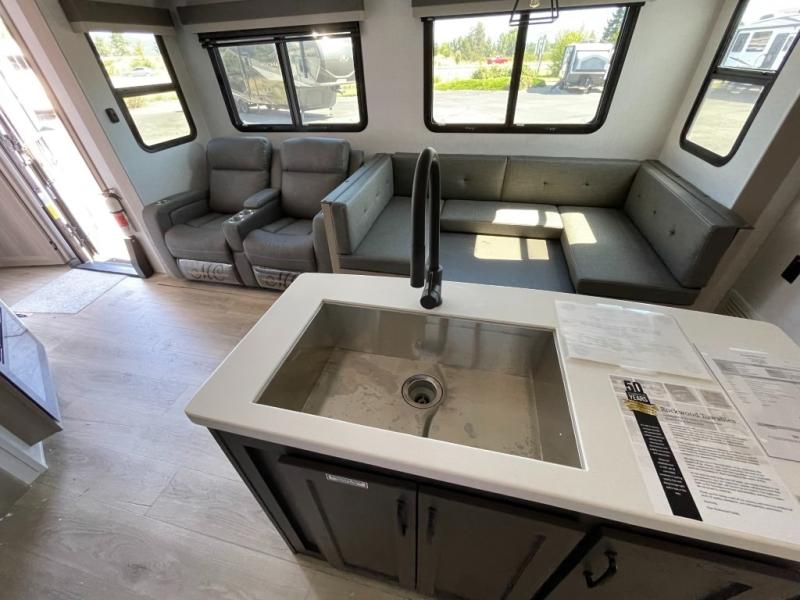 2025 Forest River Rockwood Signature Travel Traile, $ 57,998