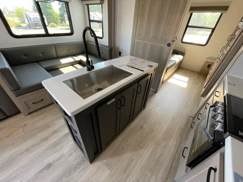 2025 Forest River Rockwood Signature Travel Traile, $ 57,998