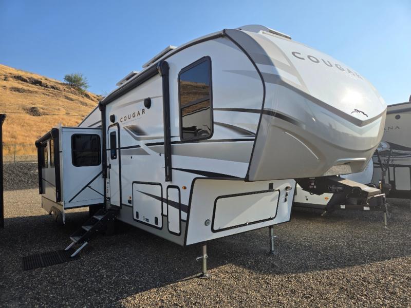 2025 Keystone Cougar Half-Ton (Fifth Wheel) 29RLI, $ 56,339