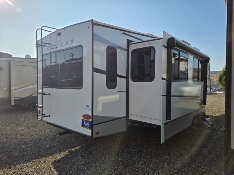 2025 Keystone Cougar Half-Ton (Fifth Wheel) 29RLI, $ 56,339