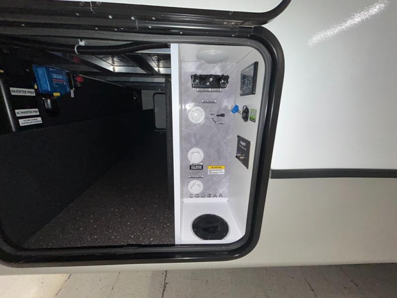 2026 Keystone Cougar Half-Ton (Travel Trailer) 22R, $ 39,998