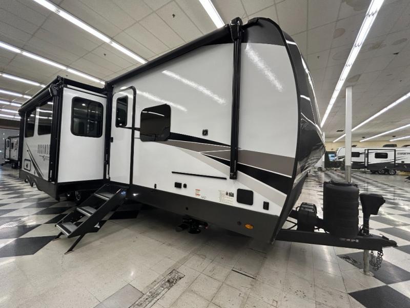 2025 Forest River Rockwood Signature Travel Traile, $ 59,998