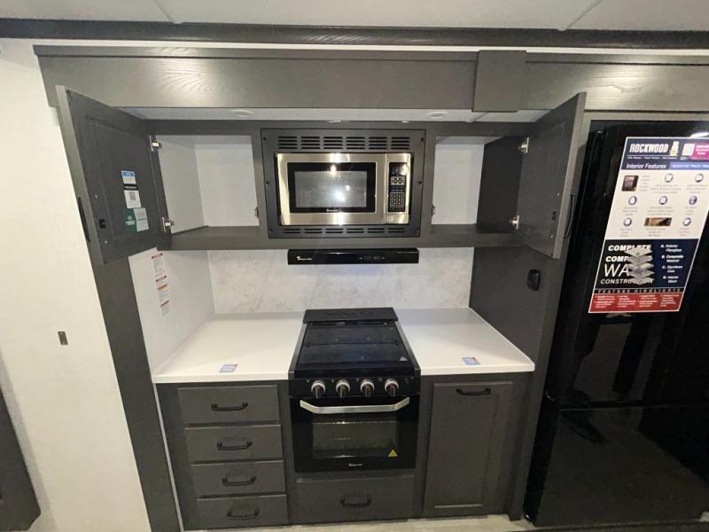 2025 Forest River Rockwood Signature Travel Traile, $ 59,998