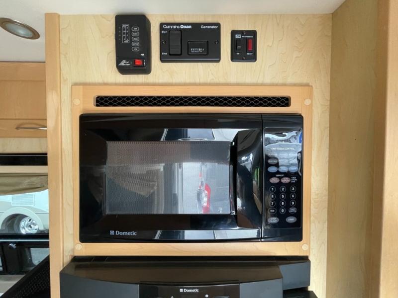 2014 Pleasure-Way Ascent, $ 59,990