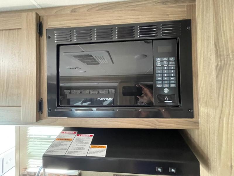 2016 Coachmen Prism 2200 LE, $ 69,990
