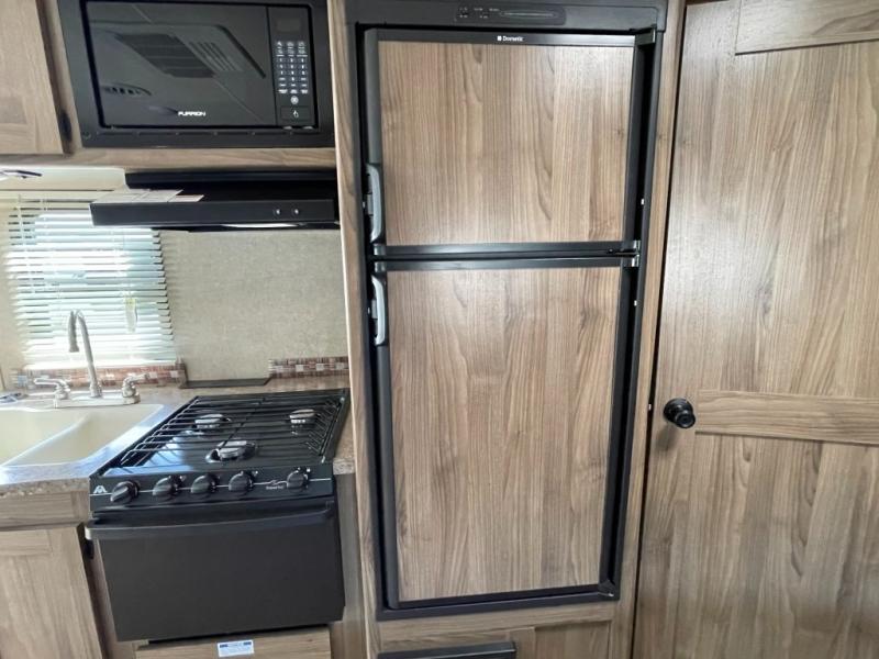 2016 Coachmen Prism 2200 LE, $ 69,990