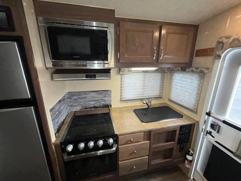 2020 Northwood Arctic Fox 865 Wet Bath, $ 34,990