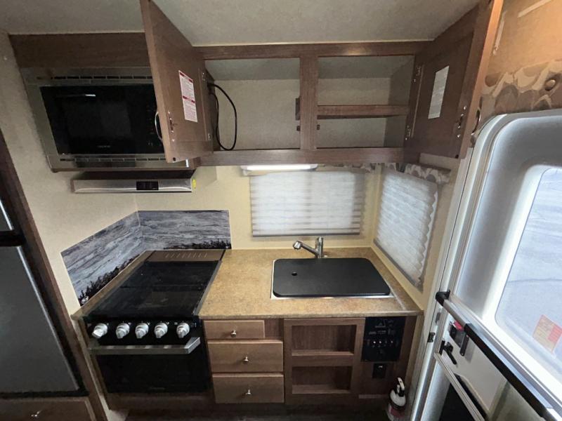 2020 Northwood Arctic Fox 865 Wet Bath, $ 34,990