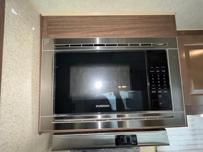 2020 Northwood Arctic Fox 865 Wet Bath, $ 34,990