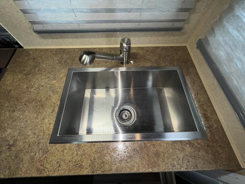 2020 Northwood Arctic Fox 865 Wet Bath, $ 34,990