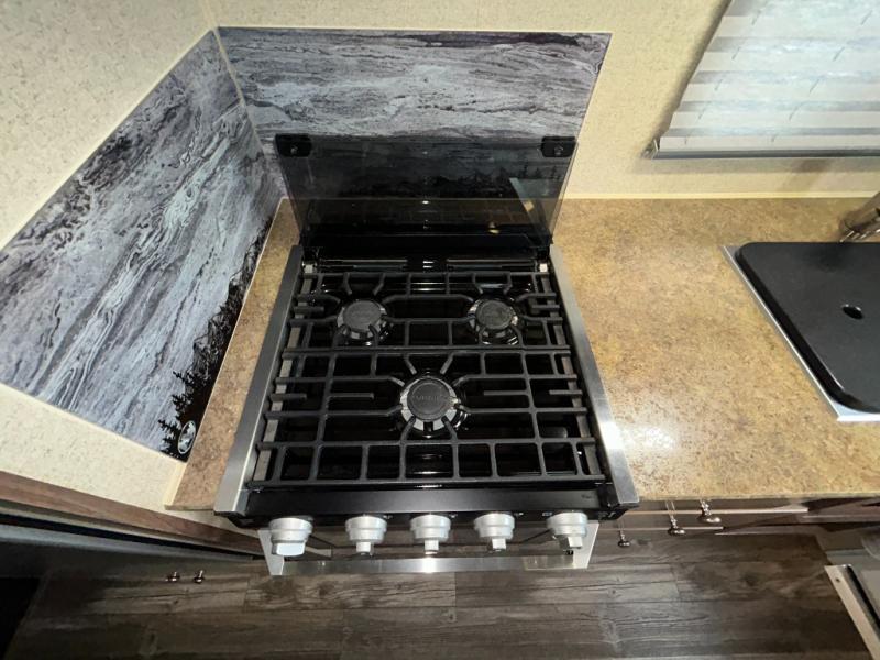 2020 Northwood Arctic Fox 865 Wet Bath, $ 34,990