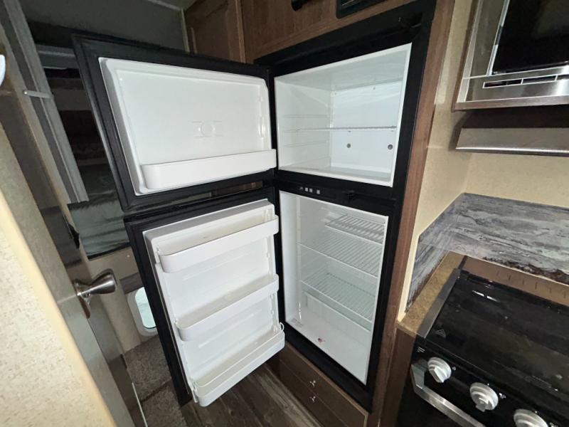 2020 Northwood Arctic Fox 865 Wet Bath, $ 34,990