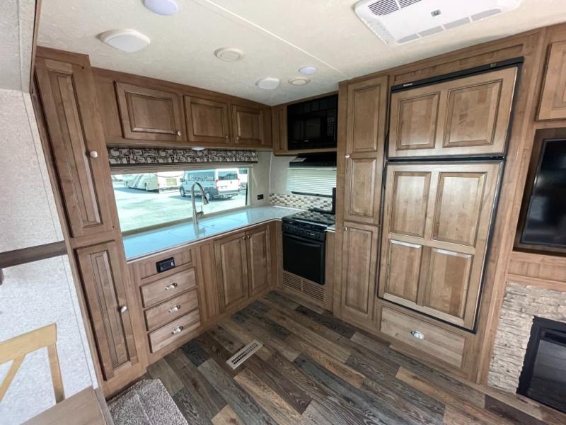2017 Forest River Rockwood 8335BSS, $ 29,990