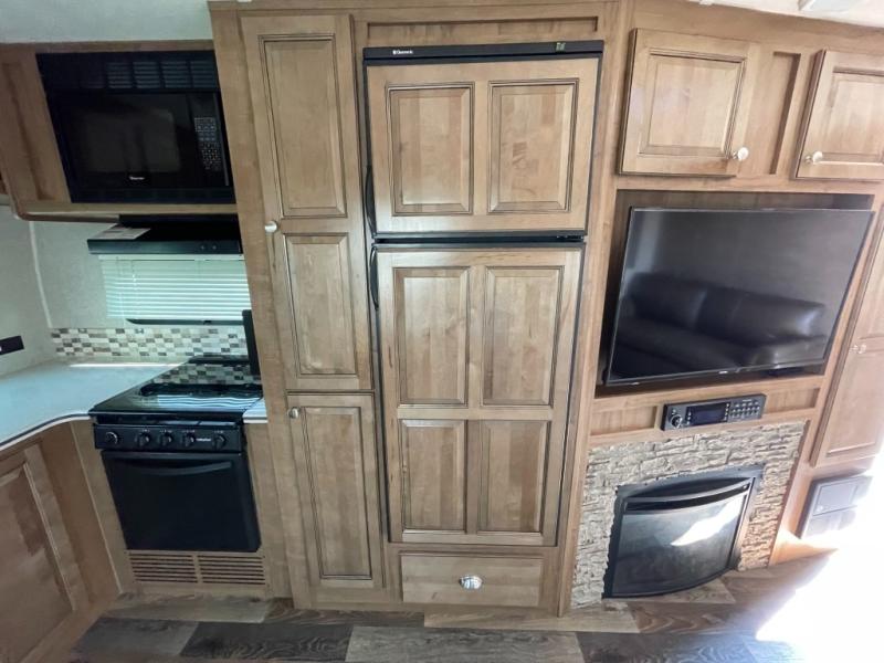 2017 Forest River Rockwood 8335BSS, $ 29,990