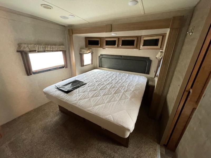 2017 Forest River Rockwood 8335BSS, $ 29,990
