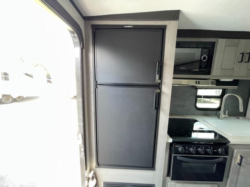 2021 Fleetwood Mallard M25, $ 22,990